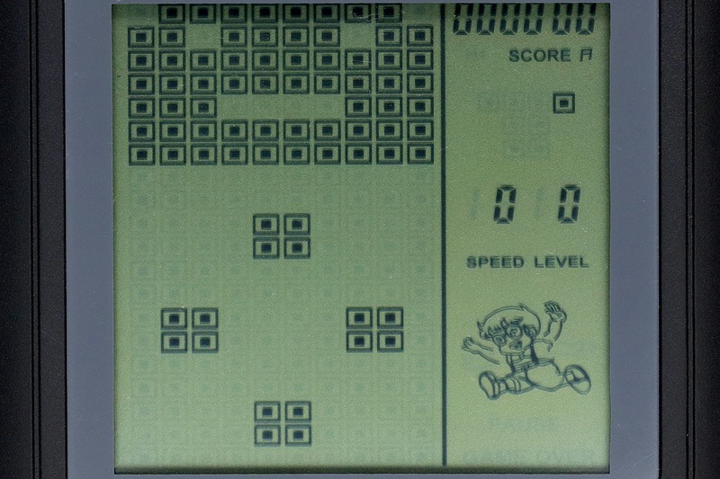C「記憶ゲーム？」。なんか画面の変化を覚えておいて、そのとおりに十字キーを押すっぽいゲームなのかもしれませんけど、全体的にイミフでよくわかりませんでした。あと全然おもしろくない。あとこのケース付属の説明書も英語・中国語だしわかりにくいです。