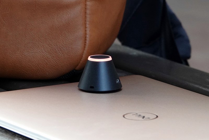 さすがにファミレス内でカメラを構えるわけにはいかなかったので、広場のベンチで撮影。離れたところ、TRENEはしっかりと見守りをしていてくれた