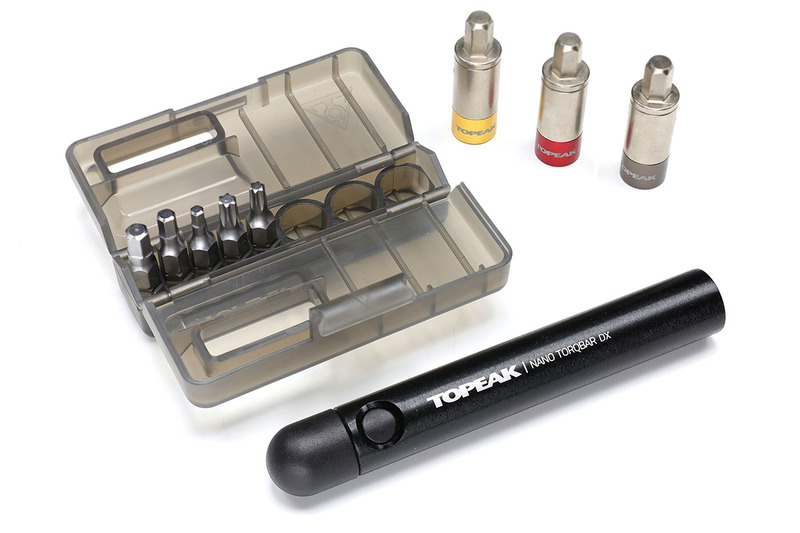 TOPEAK「Nano Torqbar DX」。ツールビット×5個とトルクソケット×3個（4Nm/5Nm/6Nm）と握り部分のセット品です。メーカー税別価格は8500円。