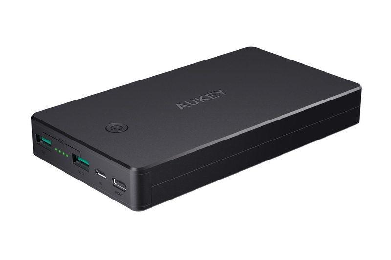 2万mAhのモバイルバッテリー「PB-Y20」