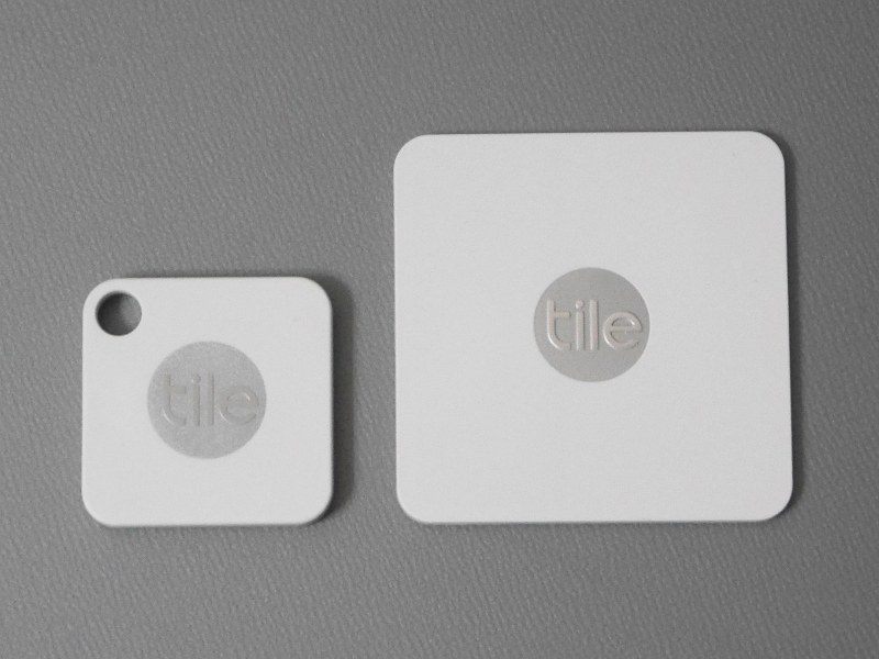 Tileシリーズの主力製品である「Tile Mate」（左）に比べると面積はかなり大柄