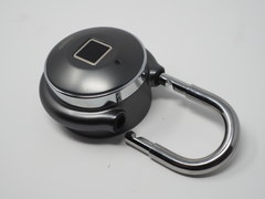 指紋とスマホで開錠できるスマート南京錠 - ケータイ Watch