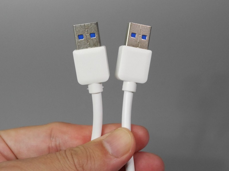 そのため付属のUSBケーブルもA-A仕様となっている。そのため長さを延ばしたい場合は延長ケーブルを用意することになる