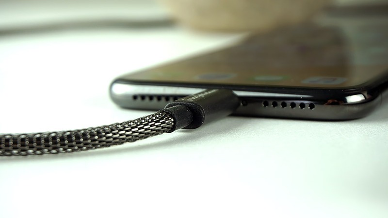 Fuse Chicken Shield Lightning to USB , 1m