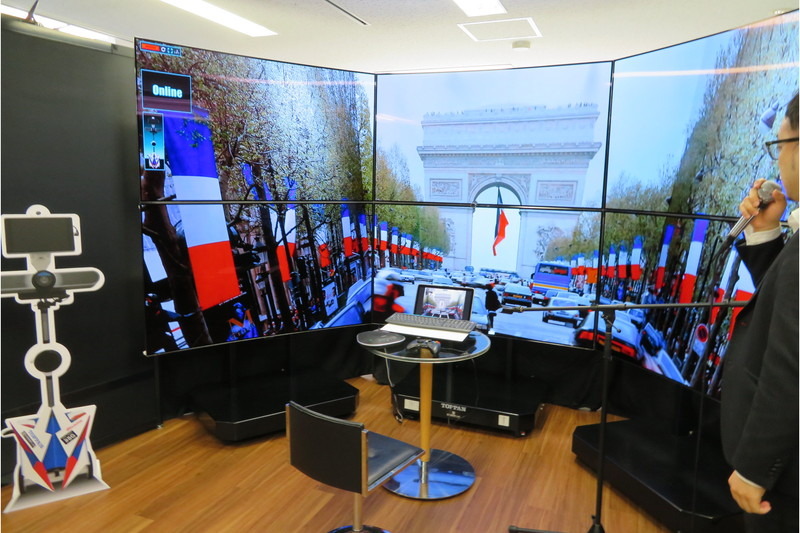 モニターに表示している様子