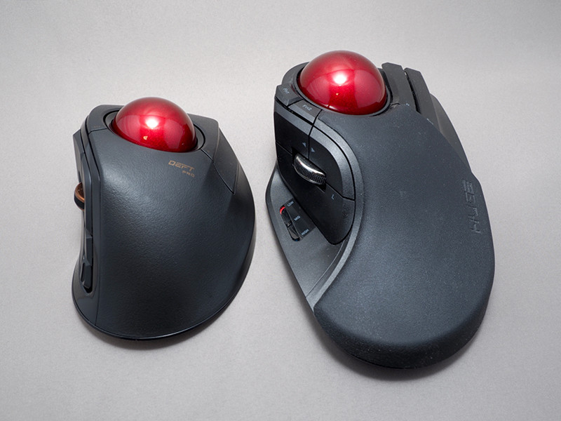 兄弟モデル「DEFT HUGE」と比較。本体はコンパクトだが、ボールのサイズは大型モデルの「DEFT HUGE」に近い