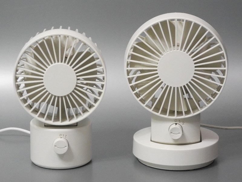 従来モデル（右）との比較。ひとまわり小さくなっていることが分かる