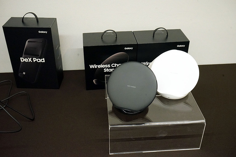 端末の発売にあわせて登場したアクセサリー