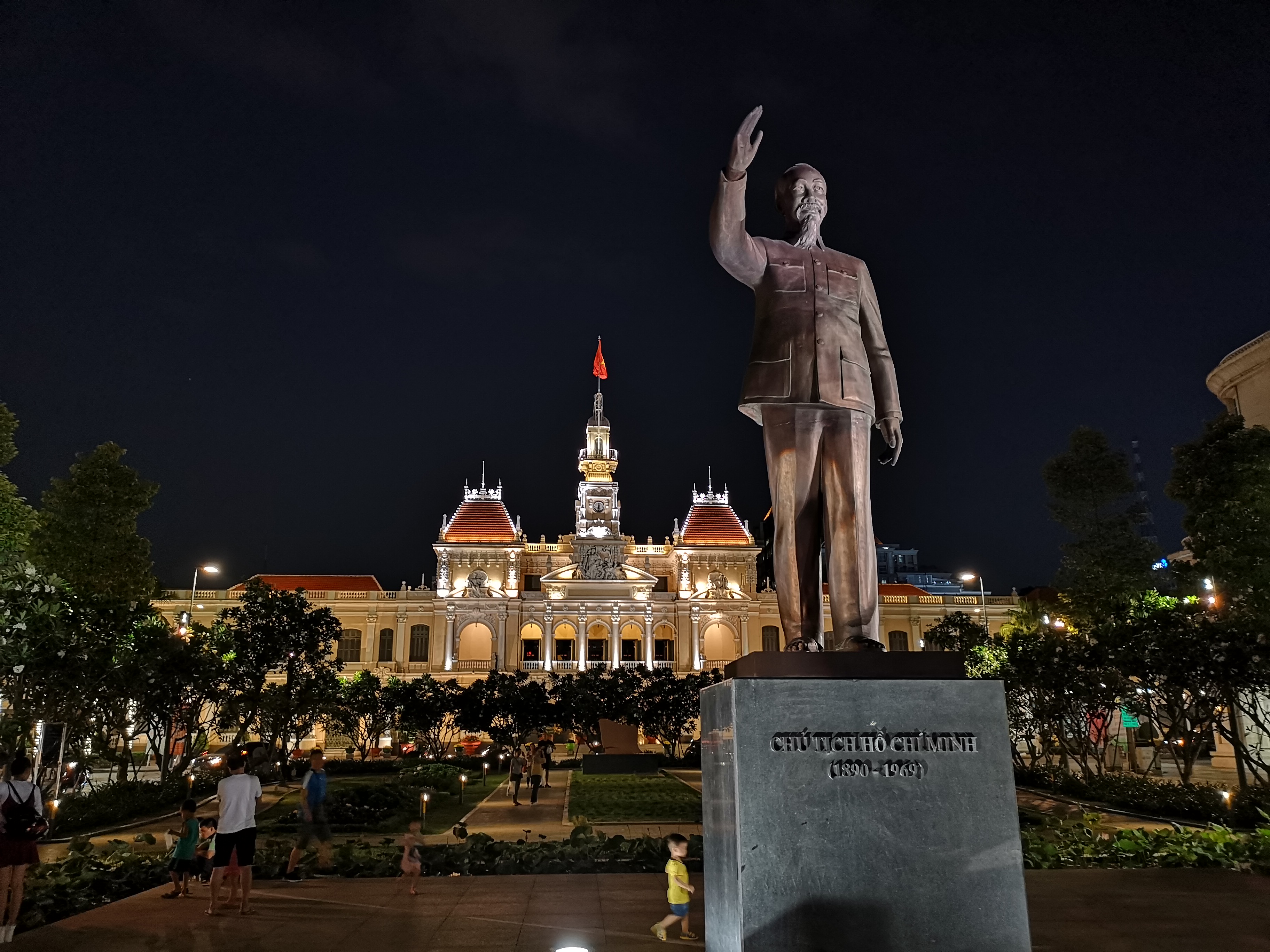夜間でも建物がクッキリ