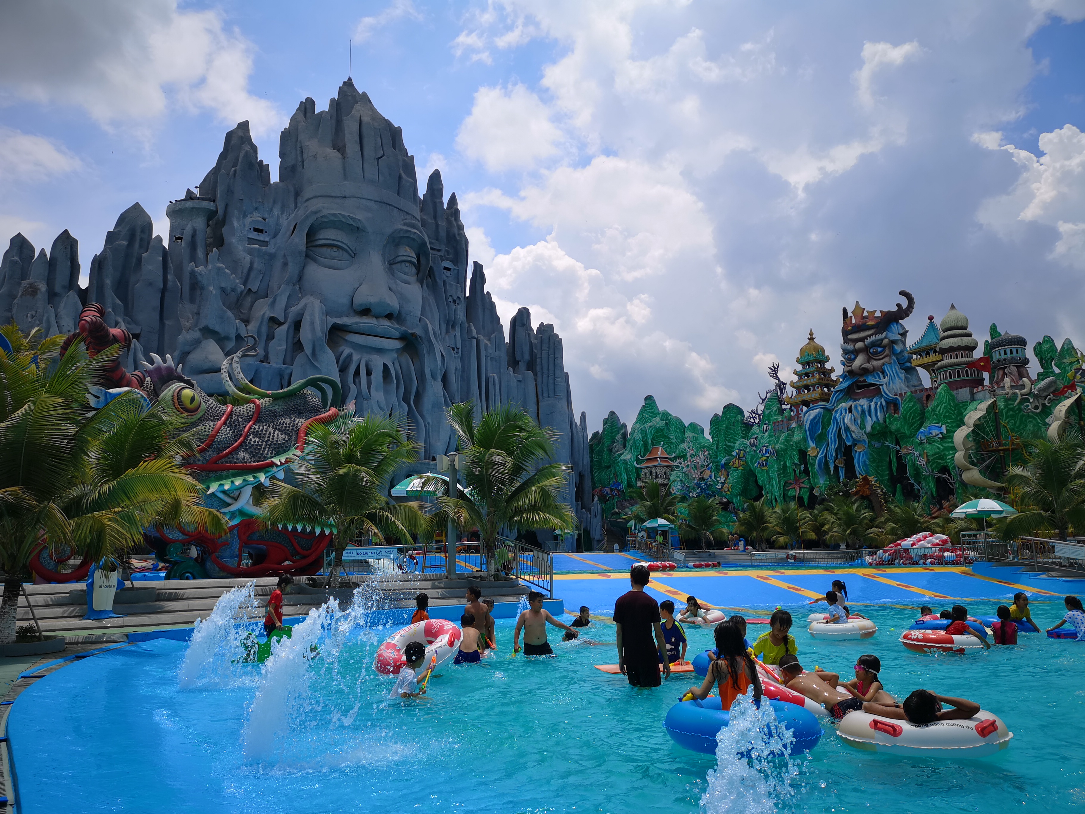 もちろん、昼間もキレイに撮れました。スイティエン・テーマパークにて撮影