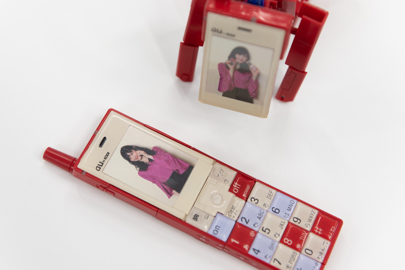 「INFOBAR トランスフォーマー」と“壁紙”でコラボ