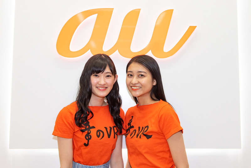アンジュルムの川村文乃さん（左）、和田彩花さん（右）