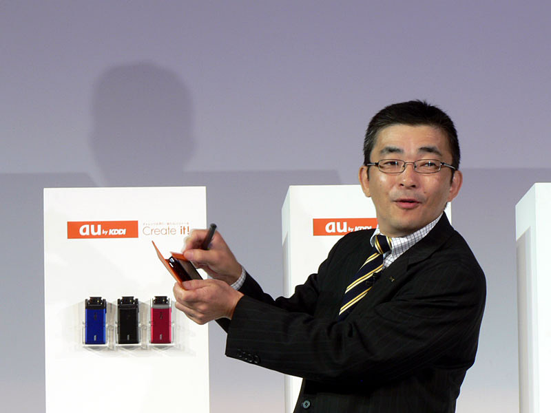 2009年の新機種発表会での高橋氏