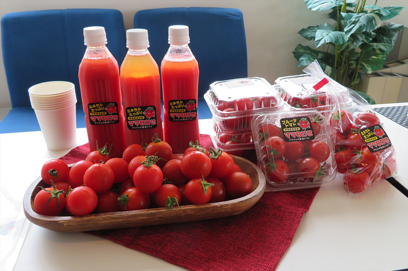 平均糖度8度以上のフルーツトマト「ママなかせ」と、そのジュース