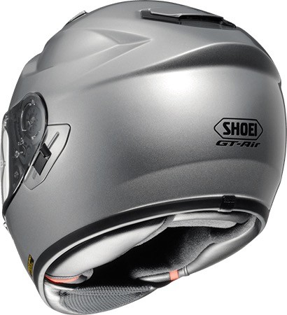 SHOEI「GT-Air」。最初に書いちゃいますと、筆者がこれまでに使ったフルフェイスヘルメットのなかでは、コレが最も快適で実用的でサイコーです。フィット感がいいし、「PINLOCK EVO lens」が付属していますし、各所エアインテークを開くと風通しもいいですし、静音性もかなり高いと感じられます。それでいて、内部にスピーカーを組み込みやすかったり、外側にBluetoothレシーバーを装着しやすかったり。前述のSHOEI製ジェットヘルメットと同様、国産有名ブランド品なので細部までつくりがよく、非常に満足度が高いヘルメットです。