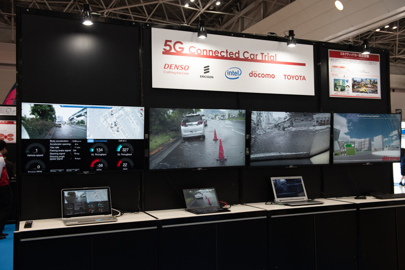 「コネクティッドカー実証実験」では、3台の車と5Gで通信、4K映像やモニタリング情報が送信されてきている