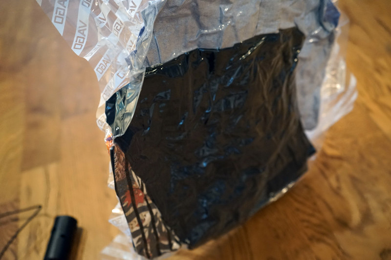 約5分後、圧縮が完了。このままクルクル丸めてカバンに放りこもう