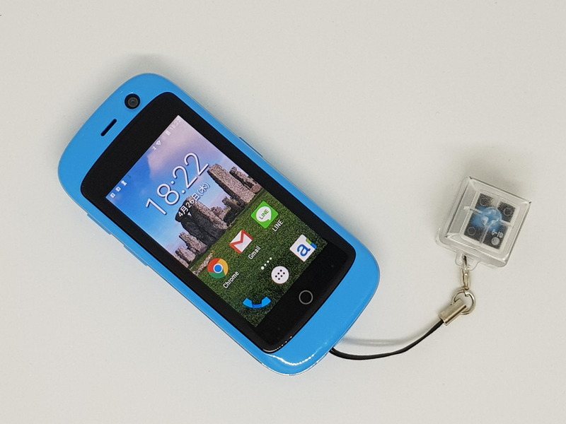 1軸はMX青軸キースイッチを一個だけ搭載したキーホルダー的なガジェット