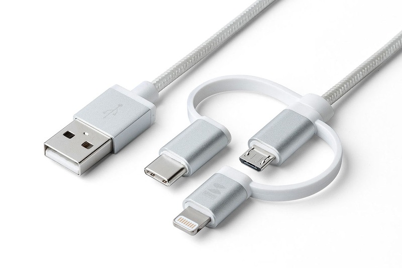 サンワダイレクト「3in1ケーブル 500-IPLM019」。キャップの付け外しで使えるLightning端子/USB Type-C端子/microUSB端子対応の3WAYケーブルで充電にも通信にも使えます。Lightning部分はMFi認定品。長さは1m。