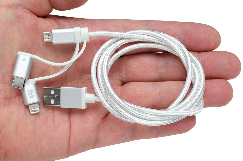 サンワダイレクト「3in1ケーブル 500-IPLM019」。キャップの付け外しで使えるLightning端子/USB Type-C端子/microUSB端子対応の3WAYケーブルで充電にも通信にも使えます。Lightning部分はMFi認定品。長さは1m。