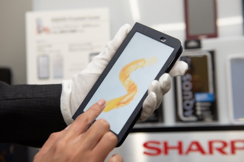 5月8日の発表会で展示されていた、「GRAMAS」とコラボしたケース