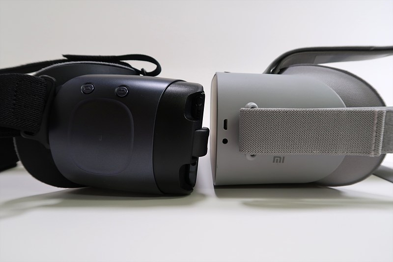 Gear VRの右側面にはタッチパッドも備わっている