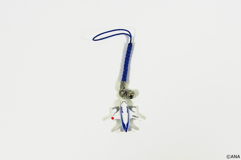 機体番号<a href="https://travel.watch.impress.co.jp/docs/news/1046785.html">「JA801A」</a>はボーイング787-8初号機として実際に存在するものです。