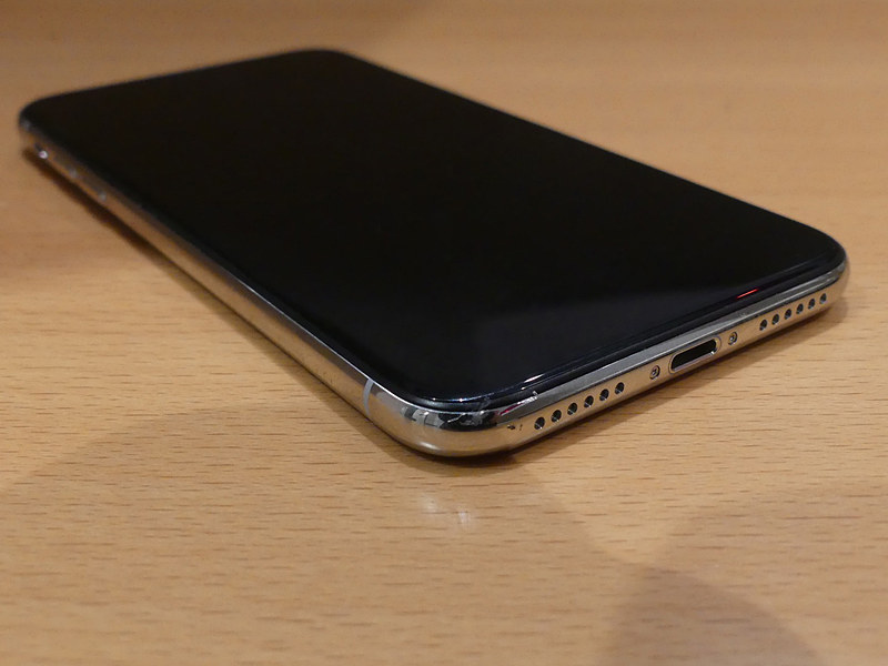 中古屋さんに買い取ってもらうときに、どれくらいマイナスになるのかしら。キャリアさんに下取りしてもらった方がいいものか