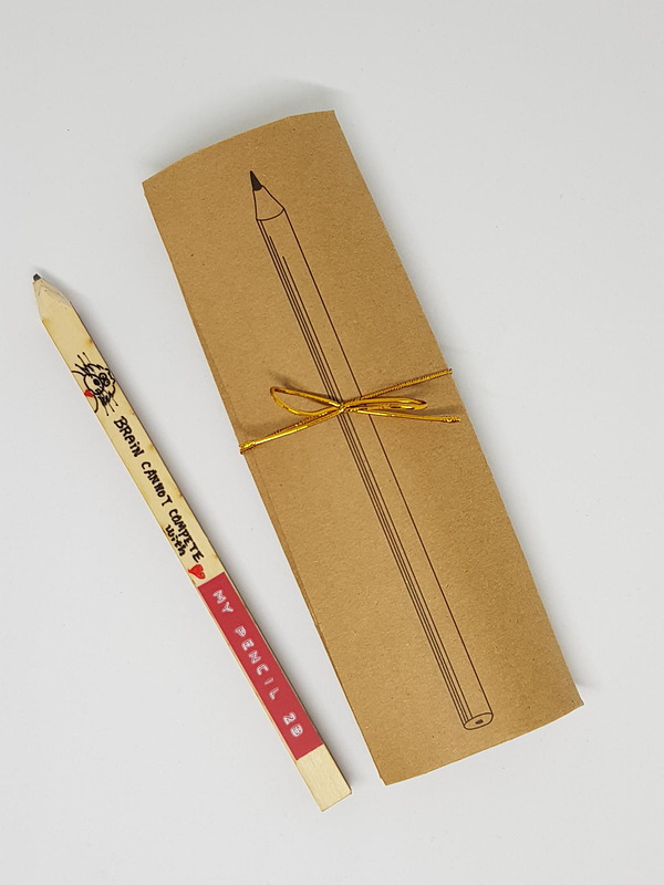 めんどくさがり屋の筆者は、悪例として作った一本のペンと材料2本分を誰かにプレゼントしようと企んでいる。