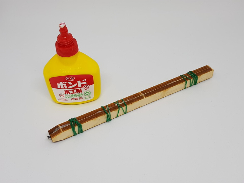 何か所かをゴムバンドで固定して乾燥するのを待つ