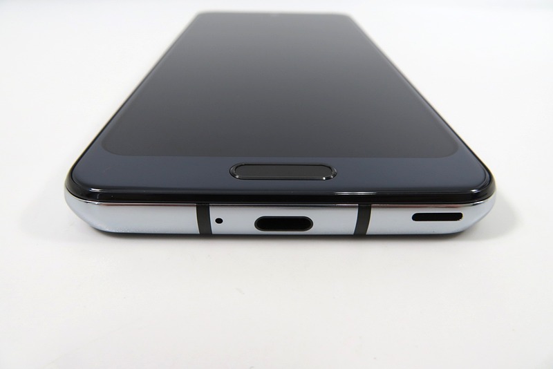 外部接続端子はUSB Type-C