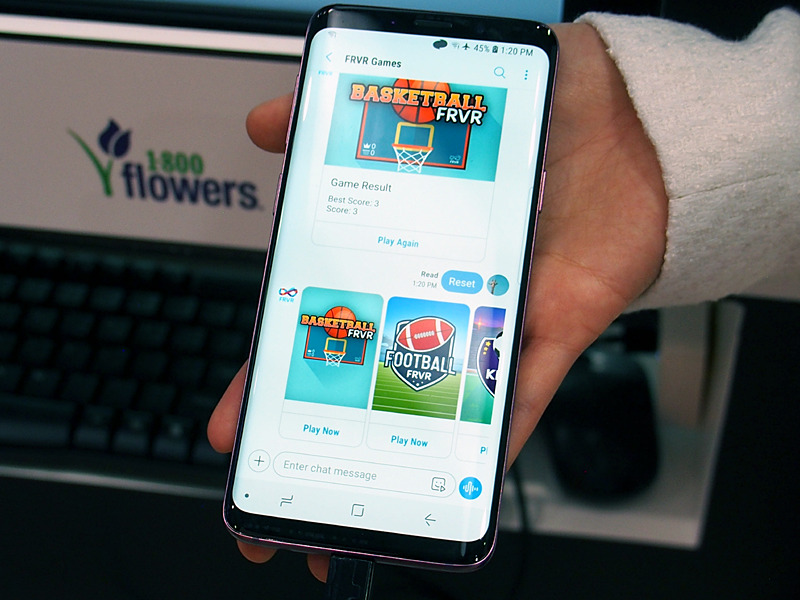 ボットとチャットするだけで、花を買ったり、クーポンを受け取ったり、ゲームを遊んだりといったことができた
