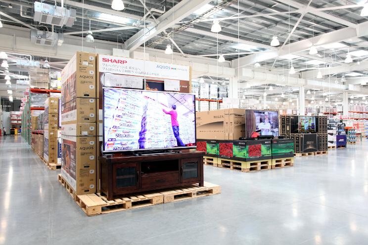 家電もたくさん。モバイル関連ガジェットも多く扱っています。