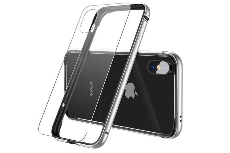 CASEKOOの「iPhoneXケース アルミバンパーケース」（<a href="http://amzn.asia/datA9rT" class="strong bn" target="_blank">Amazon.co.jpへのリンク</a>）。手軽に脱着できる安価なiPhone X用バンパーです。Amazonで1880円で売られていました。