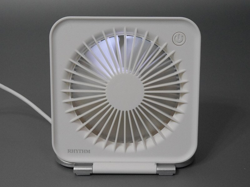 電源をオンすると内側上部にあるLEDが点灯する