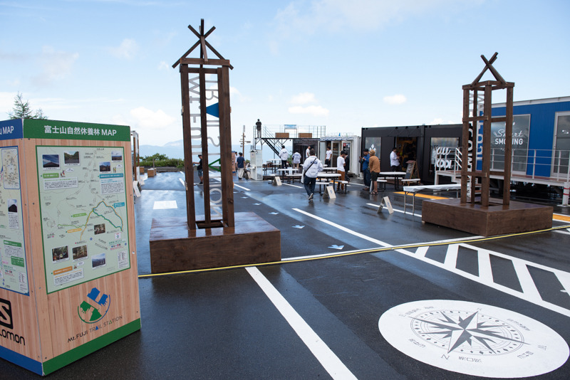 御殿場口にある情報提供施設「Mt.FUJI TRAIL STATION」（トレイルステーション）。タクシーやバスなど車で来られる場所だ