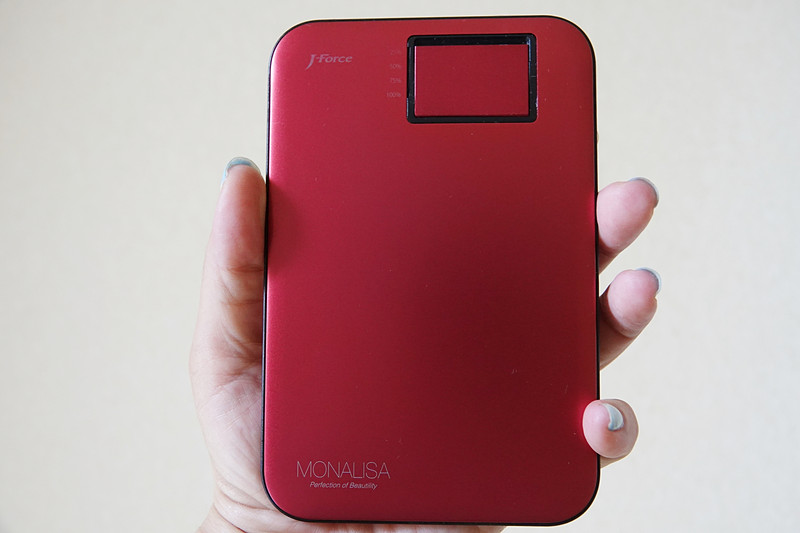 J-Force（フォースメディア）の薄型モバイルバッテリー「MONALISA」
