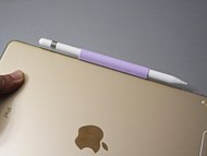 マグネット内蔵でiPad Proに吸着可能、握り心地もよいApple Pencil用