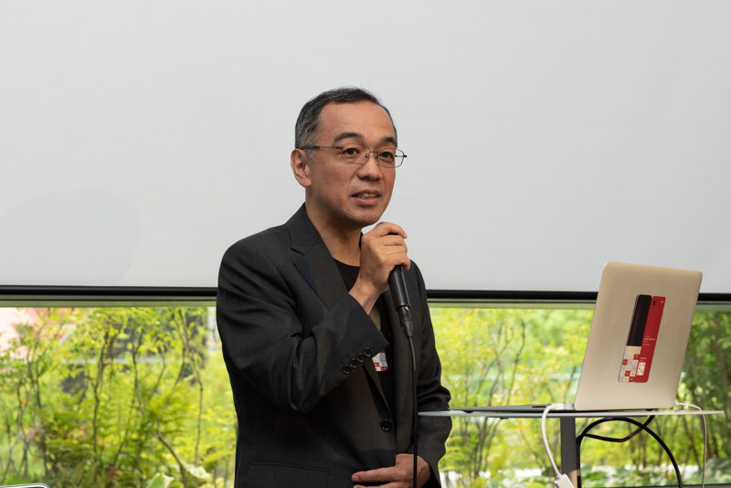 KDDI 理事 商品・CS副統括本部長の山田靖久氏。ファンの声が後押しになったと語った