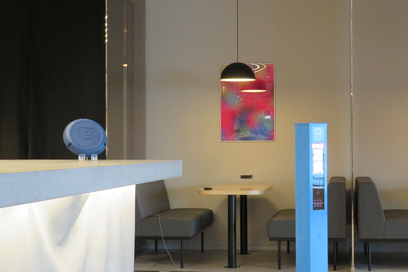 提供される2つのセンサー。磁気センサー（左）、カメラセンサー（右）