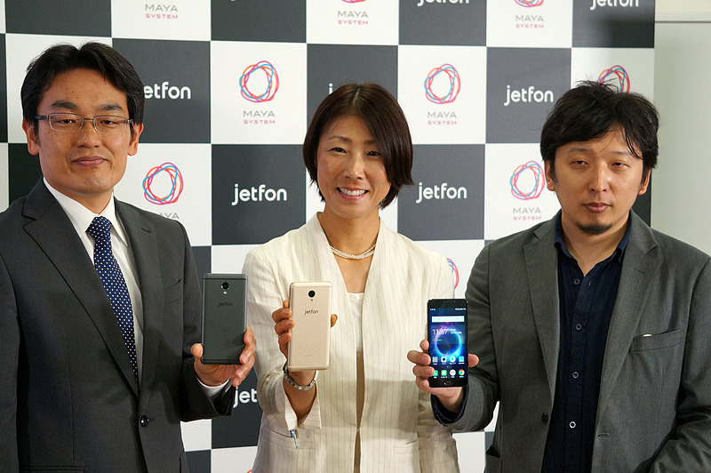 左からjetfon開発マネージャーの南健太郎氏、MAYA SYSTEM社長の井上千鶴氏、jetfonプロダクトマネージャーの國嶋氏