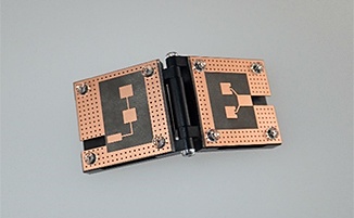 車両ガラス設置型アンテナ素子