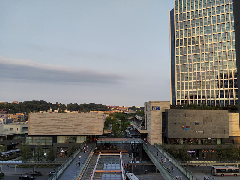 夕暮れ近い風景を撮影。周囲の歪みもなく、非常に美しく撮影できる