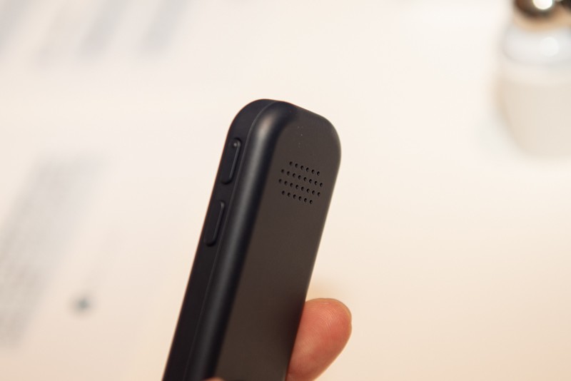 接客向けオフライン翻訳機「ili PRO」。ハードウェアは既存モデルと同等で、翻訳エンジンなどが接客向けに強化された
