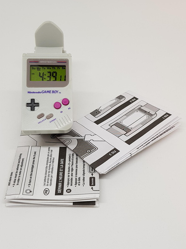 同梱の説明書は日本語以外すべて充実。当然かも……