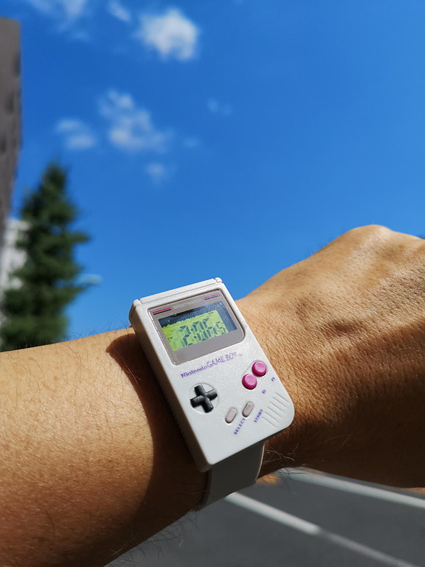 灼熱の今年の夏はGAME BOY WATCHで……