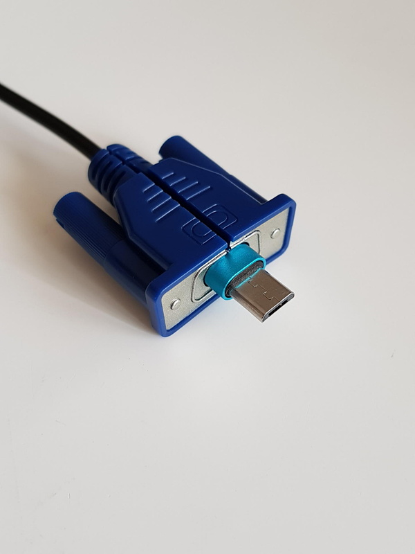 Android系のType-Cプラグは少しサイズが大きくて100％収納できない