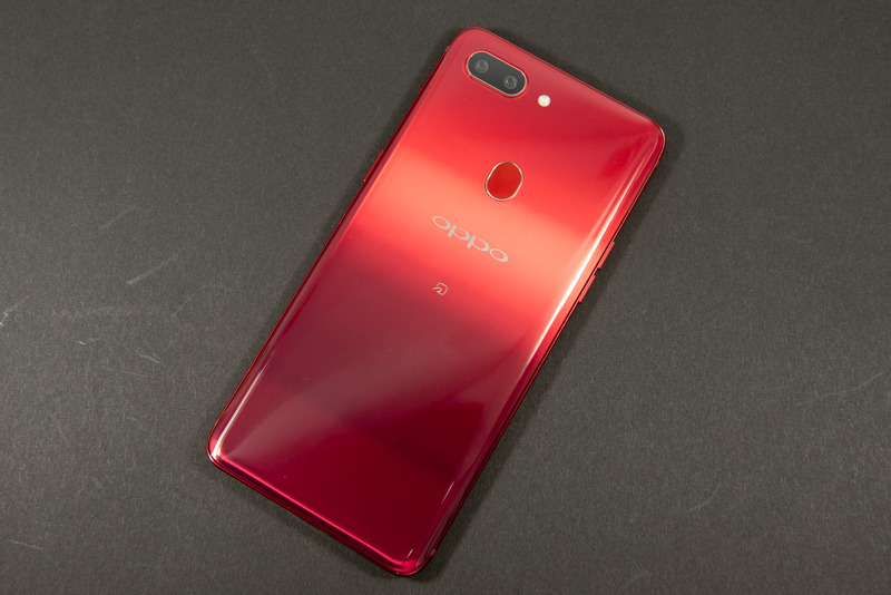 「R15 Pro」レッド