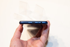 OPPO「R15 Neo」4GBモデルは8月31日発売、税抜2万9880円