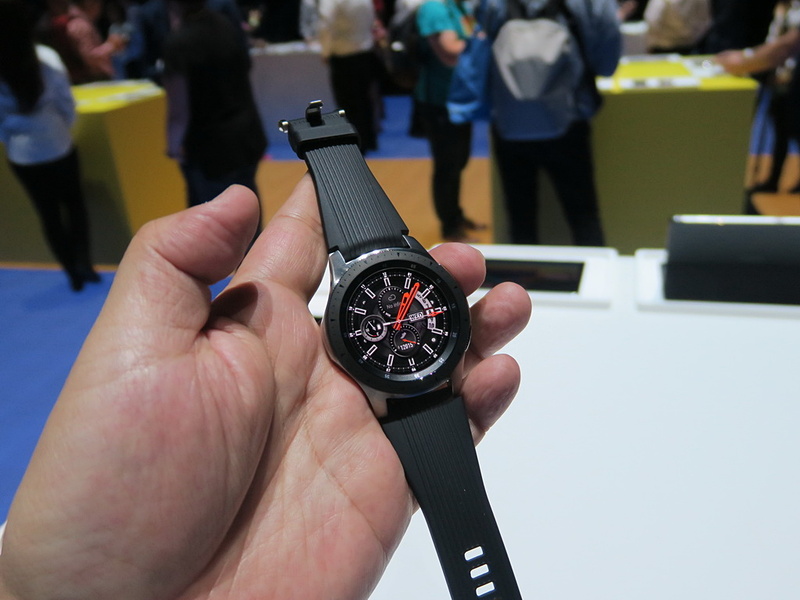 同時に発表されたGalaxy Watch。TizenベースのOSを搭載し、さまざまなスポーツに対応
